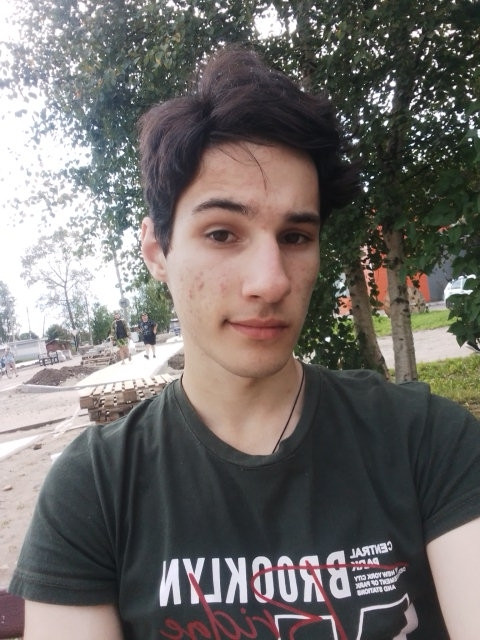 Mak, Россия, Архангельск, 18 лет. Сижу тут просто из интереса)
Ну и для общения, если конечно удастся с кем завести диалог 🧐 