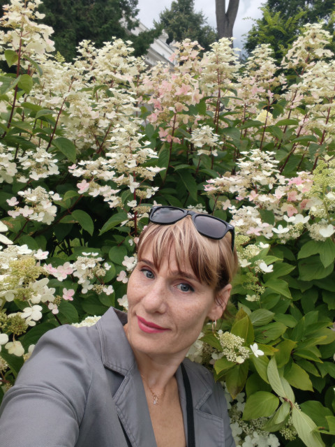 Анна, Россия, Москва, 53 года. Одиночество не украшает... 
Хочу отношения, подстроеные на уважении, заботе и любви.