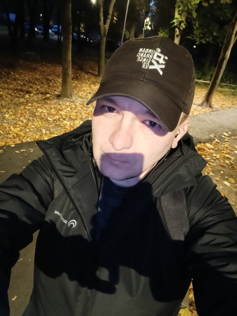 Юрий, Россия, Москва, 38 лет. Ищу: Девушку такую, чтобы юмор понимала, чтобы было с кем общаться, и поржать 😂. 
Ненавижу обиженок,...  Анкета 903009. 
