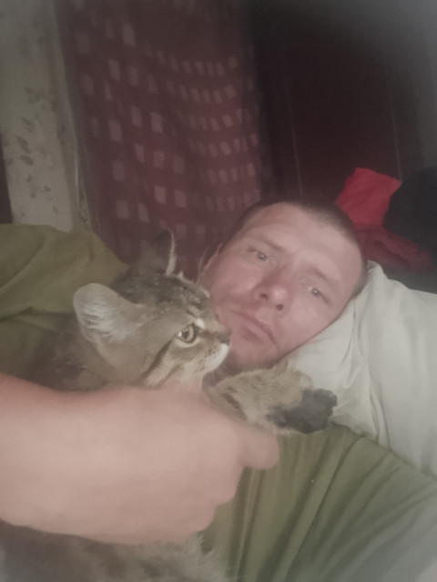 Денис Коваль, Россия, Красный Луч, 39 лет, 1 ребенок. Ищу от 20 до 46 непьющую простую серьёзную девушку для серьёзных отношений простого одним словом.  Анкета 903019. 