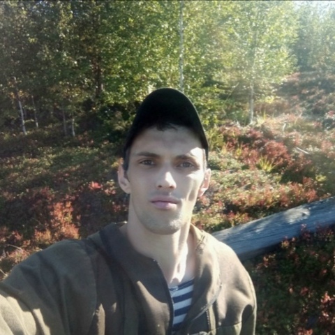 Александр Александров, Россия, Петрозаводск, 42 года. ... Я никак не пессимист. Хотя не могу сказать, что и оптимист. Вероятнее всего - реалист: ведь в жи
