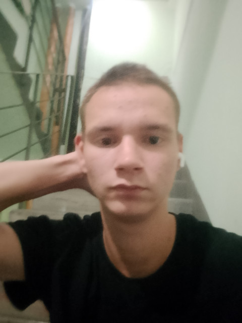 Антон, Москва, Орехово, 21 год. Он ищет её: девушкой для любви и серьезных отношений, дружбы и общения.  Анкета 903970. 