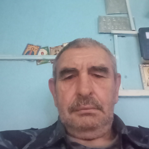 Александр Писарев, , 68 лет. Ищу: Средней полноьы, простую с юмором любящую природу  Анкета 904449. 
