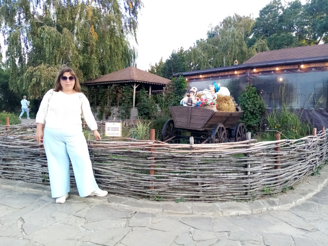 Татьяна, Россия, Москва, 39 лет. Хочу найти мужчину для серьёзных отношений. Чтобы ему было около 50лет. Не важно есть дети или нету...  Анкета 904681. 