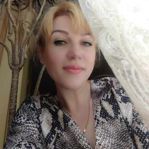 Диана, Ростов-на-Дону, 40 лет, 2 ребенка, 3 фото. Она ищет его: Для создания крепкой, любящей семьи!  Анкета 904840. 