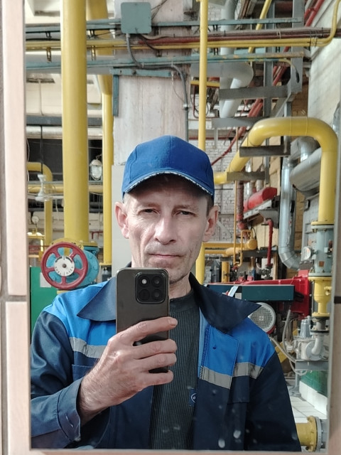 Саша, Екатеринбург, 57 лет. Познакомлюсь с женщиной для дружбы и общения.  Анкета 904857. 
