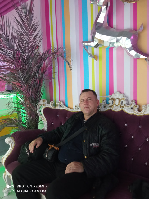 Андрей, Россия, Санкт-Петербург, 49 лет, 2 ребенка. Он ищет её: женщину для любви и серьезных отношений, брака и создания семьи, воспитания детей, рождения совместн  Анкета 905720. 