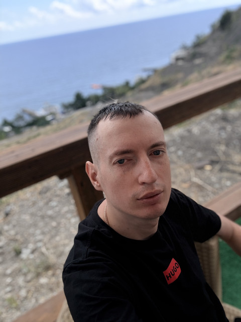 Олег, Симферополь, 35 лет. Ищу: Искреннюю и настоящую, с которой можно будет поговорить обо всем, разделить свободное время и подарить...  Анкета 907303. 