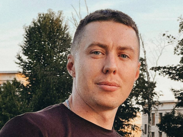 Артём, Коммунар, 38 лет. Познакомлюсь с женщиной для дружбы и общения.  Анкета 907307. 