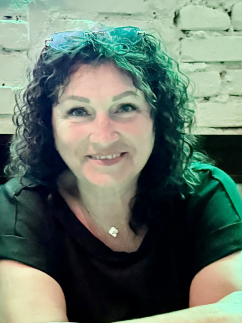 Светлана, Россия, Оренбург, 56 лет, 1 ребенок. Ищу: Свободного позитивного мужчину, легкого на подъем, со своим авто, для поездок в лес за грибами, на рыбалку...  Анкета 907754. 