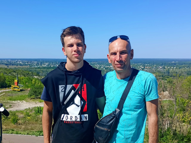 Юрий Санько, Луганск, 47 лет, 1 ребенок, 2 фото. Познакомиться без регистрации.