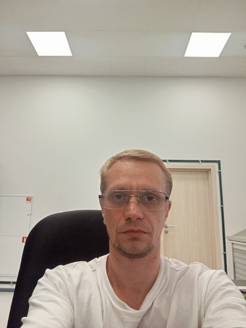 Сергей, Россия, Москва, 42 года, 1 ребенок. Для начала, хочется найти человека для совместных походов в театры музеи и т. д. Надоело одному ходить....  Анкета 908104. 