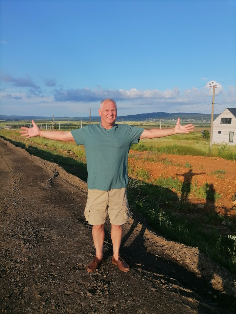 Александр, Россия, Москва, 55 лет. Не хочу никого обидеть но однозначно скажу нет, тем кто курит и увлекается татушками. Для меня это показатель....  Анкета 908393. 
