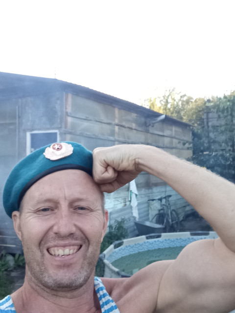 Иван, Россия, Самара, 43 года, 2 ребенка. Познакомлюсь с женщиной для дружбы и общения. Чтобы улыбка была открытая и солнечная, чтобы глаза горели,...  Анкета 908987. 