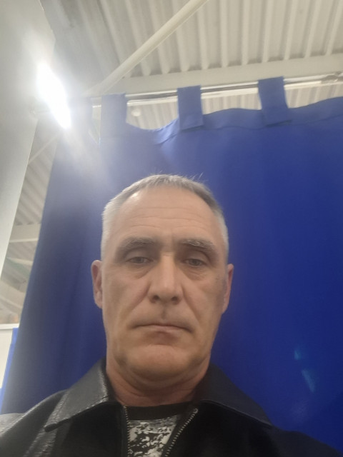 Сергей, Минск, м. Восток, 50 лет, 6 детей. Он ищет её: женщину для любви и серьезных отношений, брака и создания семьи.  Анкета 909000. 