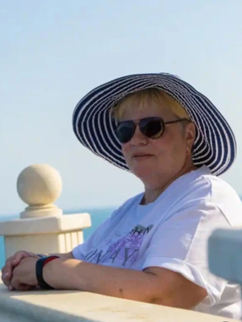 Елена, Москва, 63 года. Познакомлюсь с мужчиной для дружбы и общения.  Анкета 910305. 