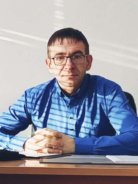 Петр, Россия, Новокузнецк, 47 лет, 2 ребенка. Вдовец, воспитываю двоих детей, работаю, образование высшее, своя квартира, машина. Остальное при вс