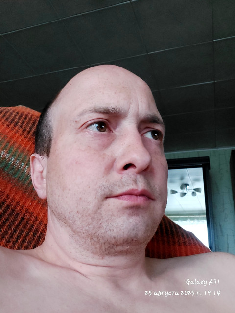 Игорь Жвакин, Екатеринбург, 39 лет. Ищу: Главное сойтись характером и не плохо было бы, друг другу понравится дальше будет видно  Анкета 911187. 