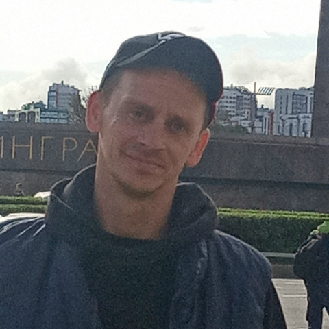 Евгений Костиков, Санкт-Петербург, 40 лет, 2 ребенка, 1 фото. Ищу: Простую. Та которая не бежит за принцам, а принимает человека какой он есть.  Анкета 911266. 