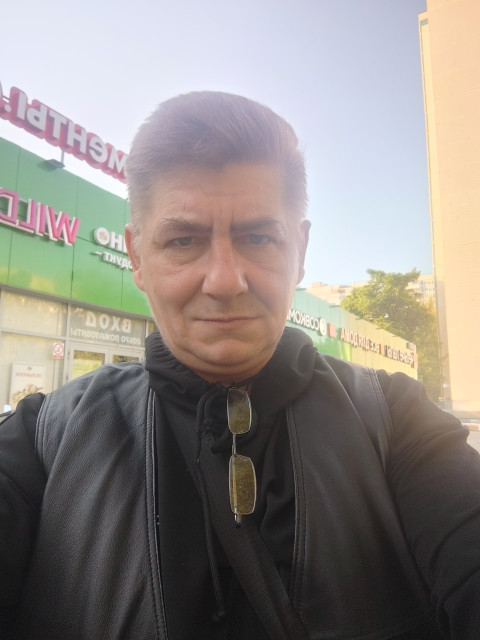 Павел, Россия, Москва, 51 год, 1 ребенок. Познакомлюсь с женщиной для любви и серьезных отношений, брака и создания семьи, воспитания детей.  Анкета 911589. 
