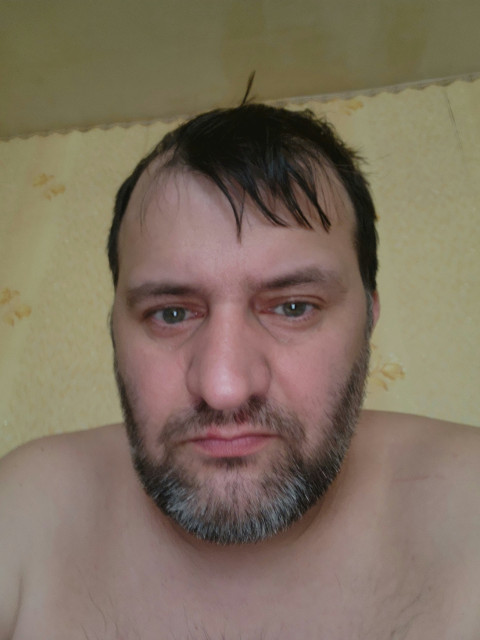 Роман, Россия, Луганск, 39 лет, 1 ребенок. Познакомлюсь с женщиной для любви и серьезных отношений. Желательно не дура и не доска. Хотя умная со...  Анкета 912476. 