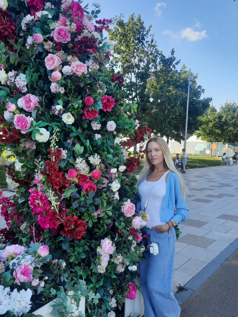 Елена, Москва, 40 лет, 1 ребенок. Познакомлюсь с мужчиной для любви и серьезных отношений, брака и создания семьи, воспитания детей.  Анкета 913209. 
