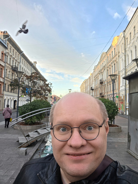Владимир, Санкт-Петербург, м. Достоевская, 39 лет. Ищу: Чистоплотную, какая хорошо готовит, имеет свои интересы.  Анкета 913544. 