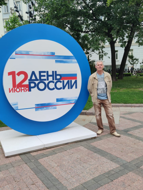 Олег, Москва, м. Перово, 60 лет, 1 ребенок. Хотелось бы познакомиться с женщиной-ровесницей +/-2 года, не помешанную на ЗОЖ