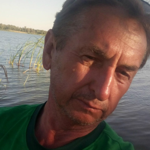 Александр Валерьевич, Россия, Пенза, 63 года, 1 ребенок. Александр. живу в пензе. несколько лет уже один! образование высшее. веду зож. руки на месте.. (и не
