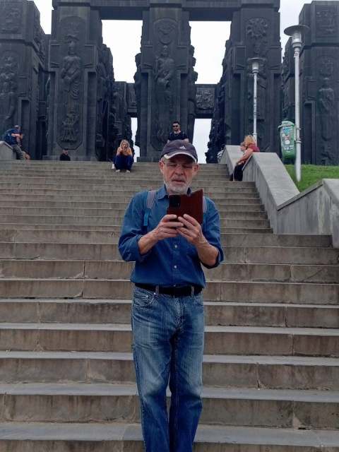 Алекс, Санкт-Петербург, м. Московская, 71 год. Познакомлюсь с женщиной для гостевого брака. Возможны и другие варианты. Еще есть порох. Люблю ласковое...  Анкета 914134. 