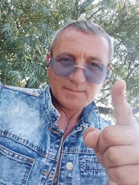 Анатолий, Россия, Ростов-на-Дону, 44 года, 2 ребенка. Познакомлюсь с женщиной для брака и создания семьи.  Анкета 914213. 