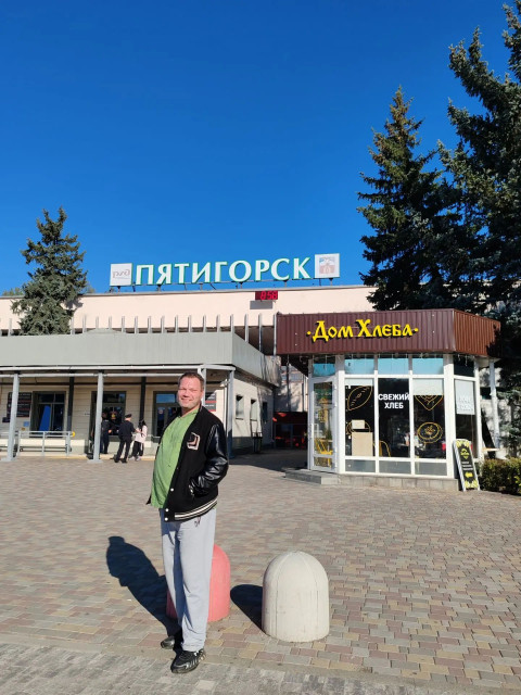 Алексей, Россия, Волосово, 44 года, 1 ребенок. Всего понемногу. Путешествую, учу дочку, люблю шашлыки и баню.