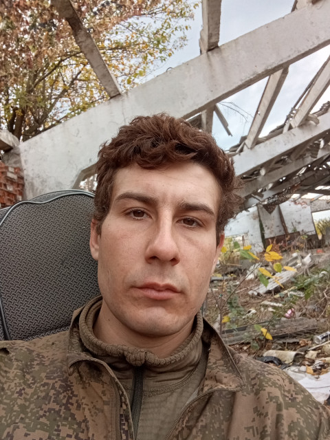 Артем, Россия, Донецк, 24 года. Познакомлюсь с девушкой для любви и серьезных отношений, дружбы и общения.  Анкета 915437. 